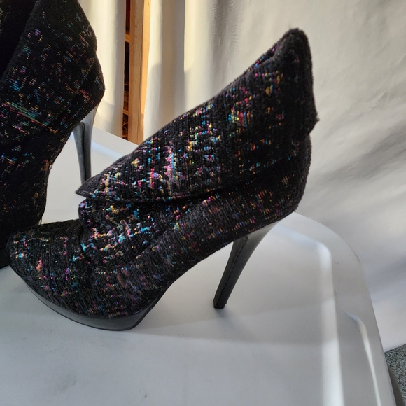 Chinese Laundry Black Platform Bootie - Picture 1 of 5